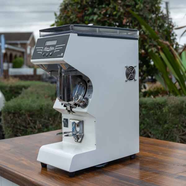 Mythos One In White Commercial Coffee Grinder - Image 3