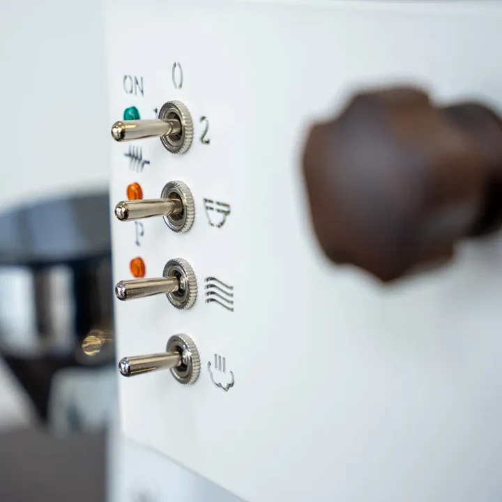 QuickMill Pippa & Piccola Coffee Machine & Grinder Package (White) - Image 4