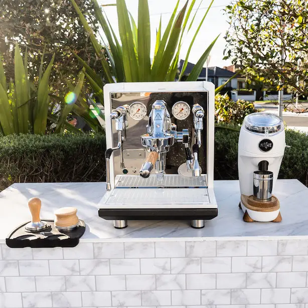 CUSTOM GLOSS WHITE ECM SYNCHRONIKA WITH NICHE ZERO IN WHIITE & WOODEN ECM HANDLES + PRECISION ACCESSORIES - Image 5