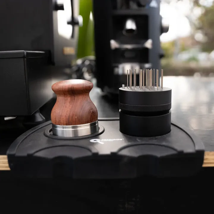 La Marzocco GS3 AV & Mahlkonig X54 Package in Matte Black - Image 2